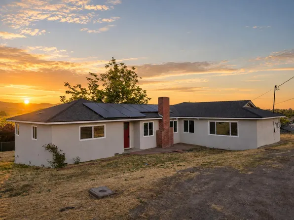 1112 N Harvard Avenue, Lindsay, CA 93247