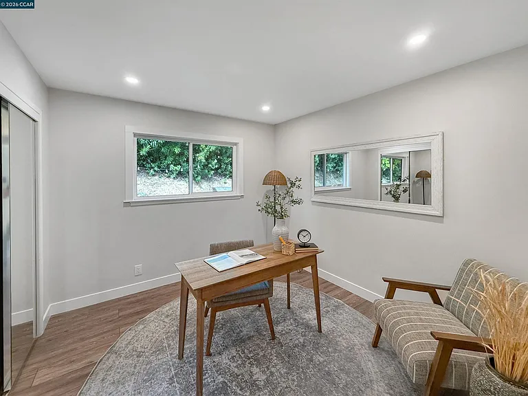 8 Cherry Hills Ct — Photo 6