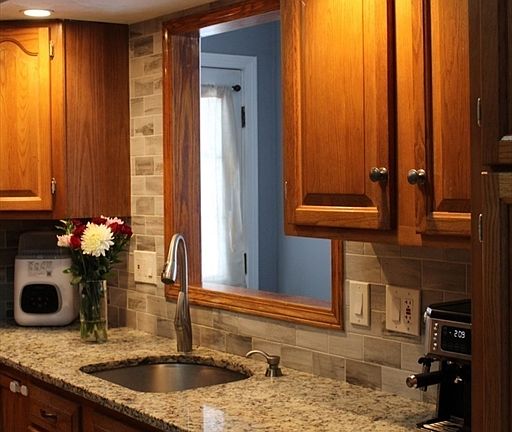 3rd image of 18 Knollwood Rd