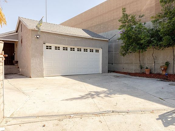2nd image of 13360 Kelowna St