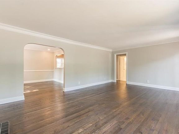 5th image of 8613 Campbellton St