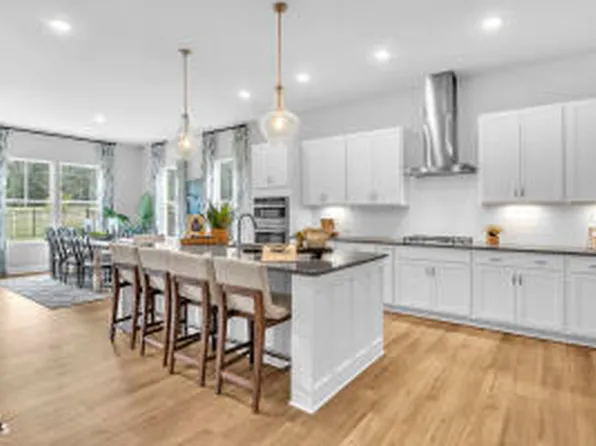 1128 Masters Place Way #124, Durham, NC 27703