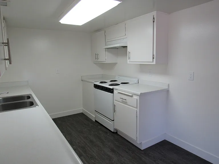 346 S Steckel Dr — Photo 4