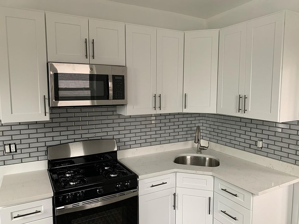 1st image of 293 Hayward St Floor 2