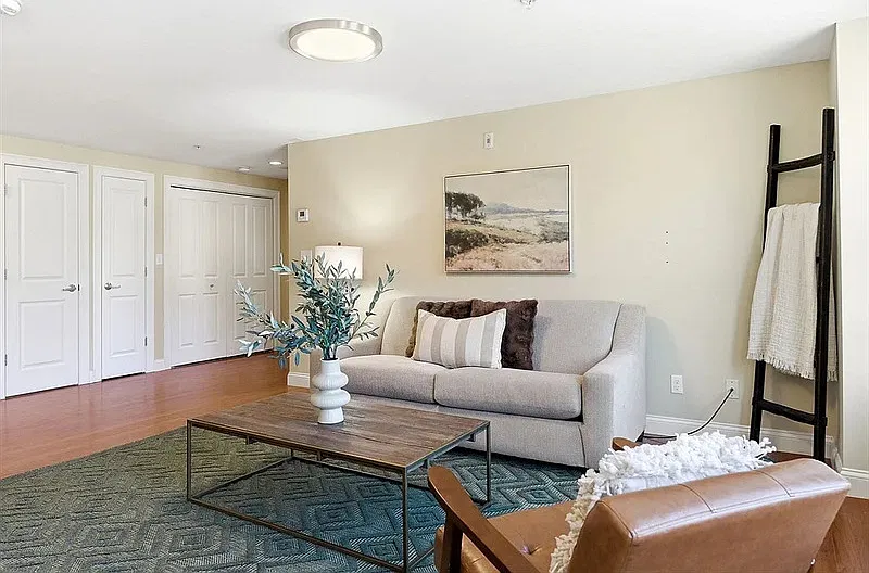 1 bed, 1.0 bath, 820 sqft, $1,920 — Photo 4