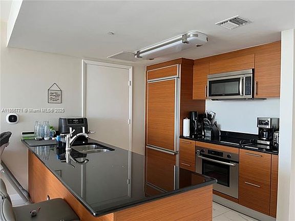 4th image of 50 Biscayne Blvd APT 2806