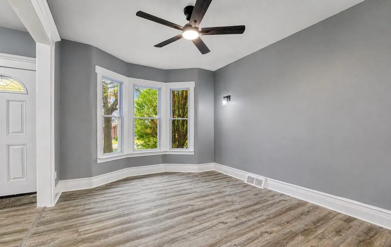 3 bed, 1301 sqft, $1,600 — Photo 3