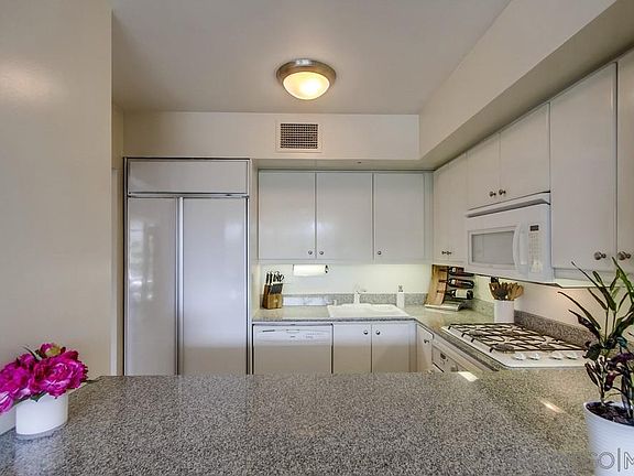 4th image of 500 W Harbor Dr Unit 404