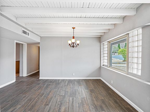3rd image of 1007 Mesita Dr