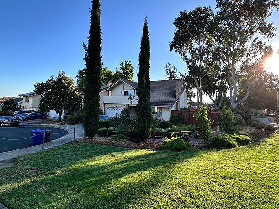 3rd image of 4421 Red Maple Ct