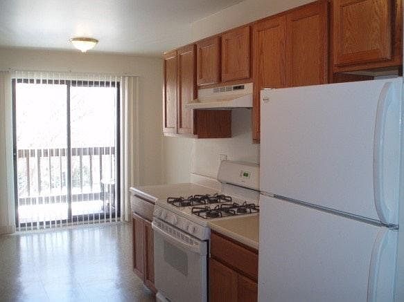 2nd image of 728 Inland Cir APT 102