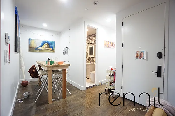 Rented by Rennit Inc. | media 21
