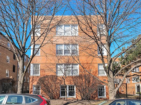 2nd image of 2410 W Farragut Ave APT G