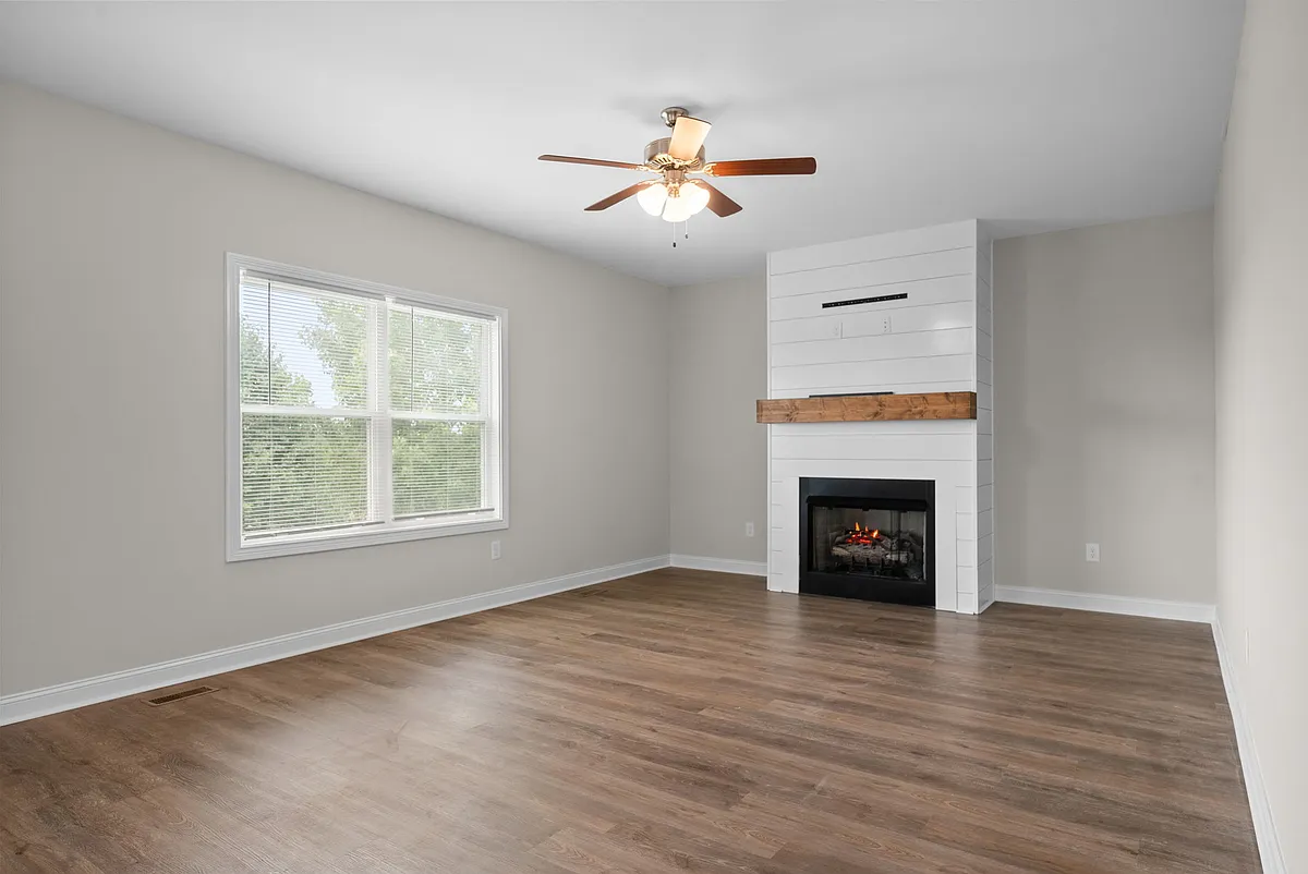 Building Photo - 799 Banister Dr