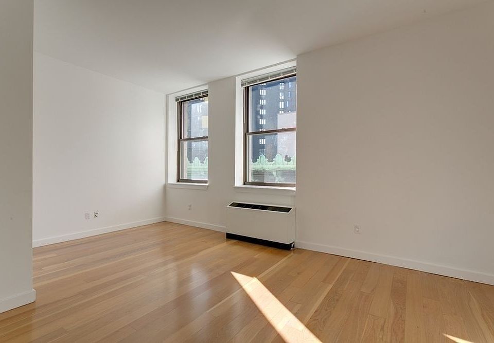 1st image of 37 Wall St APT 25Q