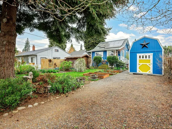 160 W Exeter St, Gladstone, OR 97027