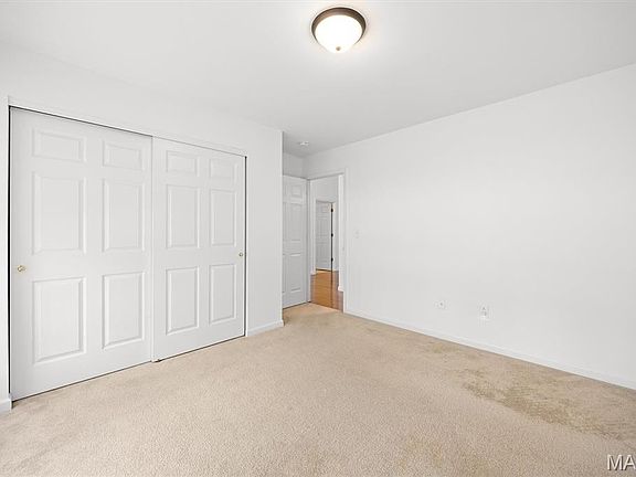 5th image of 601 Ember Crest Dr