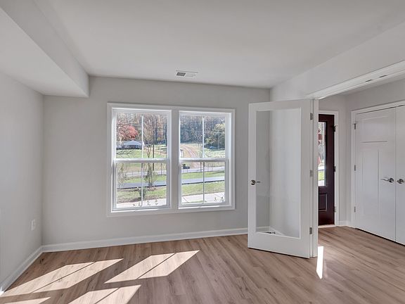 5th image of 4515 Berwyn Ln