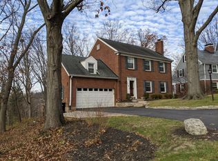 831 Dunore Rd, Cincinnati, OH 45220