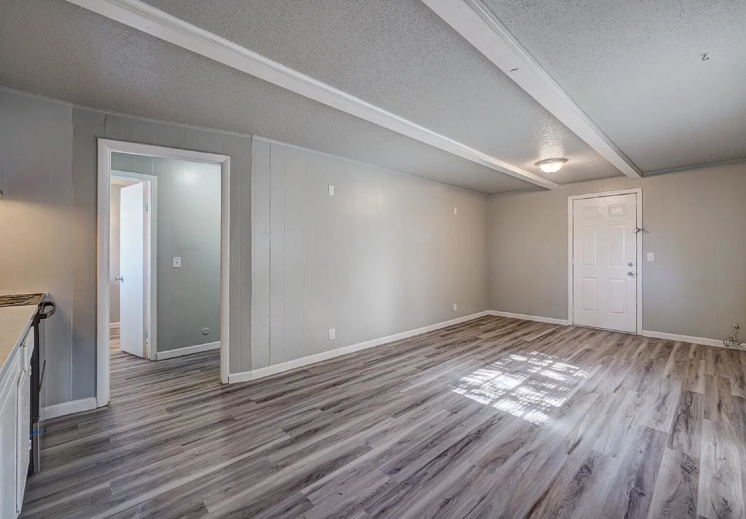 1 bed, 1.0 bath, 700 sqft, $750 — Photo 2