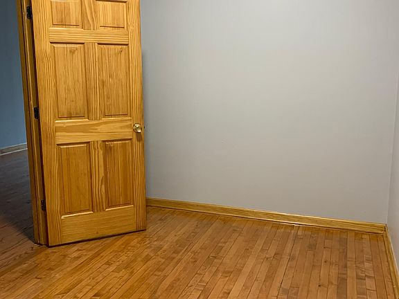2nd image of 1523 N Washtenaw Ave #1