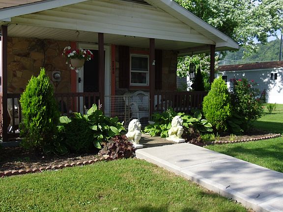2nd image of 2200 7th St