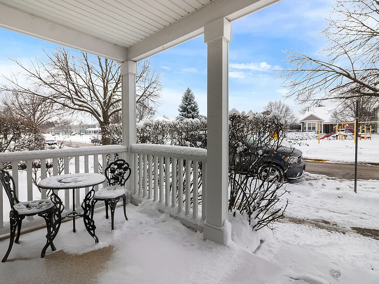 986 Four Seasons Blvd — Photo 12