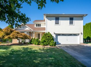 12 Lowell Dr, Wayne, NJ 07470