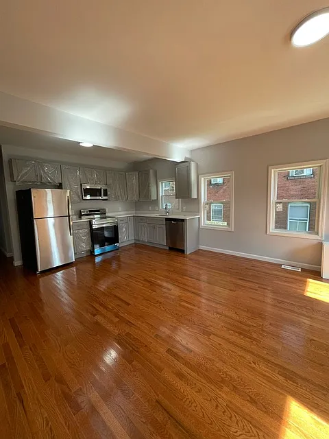 109 Beacon St — Photo 1