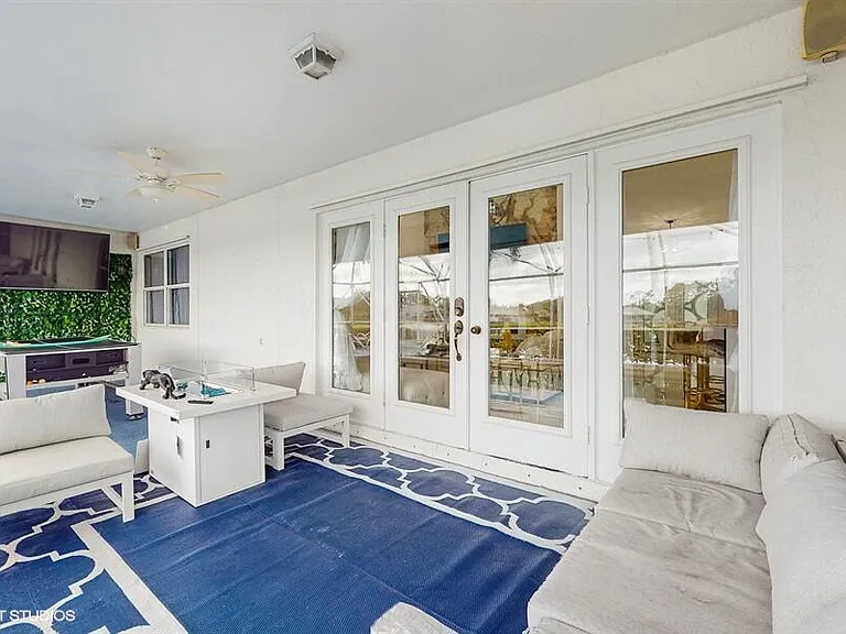 13646 Callington Dr — Photo 30