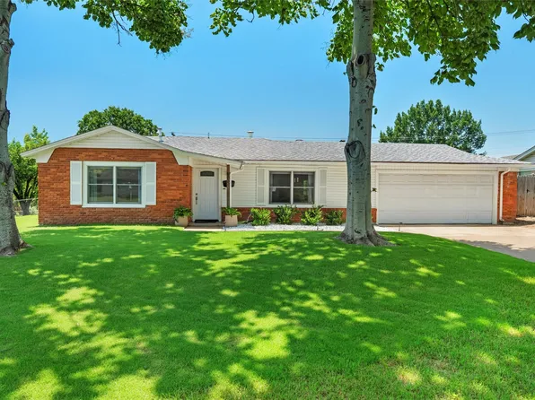 8037 Pinewood Dr, Benbrook, TX 76116