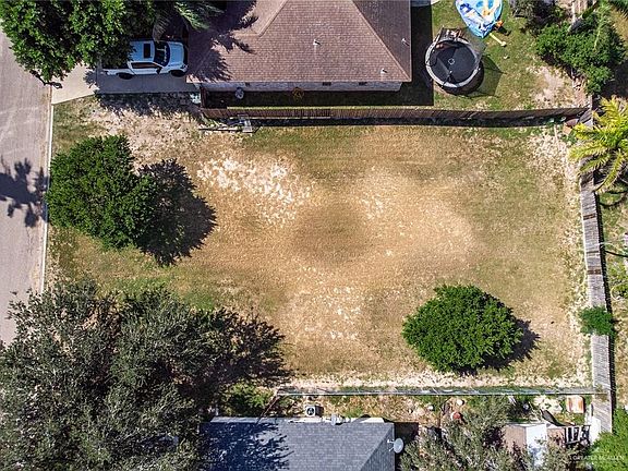4th image of 611 Date Palm St