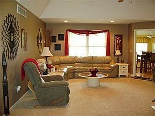 4th image of 690 Bridle Ct