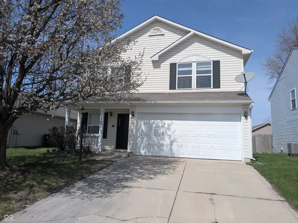 668 Day Break Dr, Greenwood, IN 46143