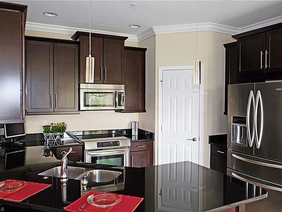 4th image of 23530 Alamanda Dr Unit 204