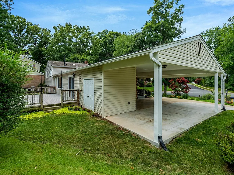 6717 Reynard Dr — Photo 57