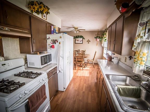 5th image of 113 Bel Air Dr