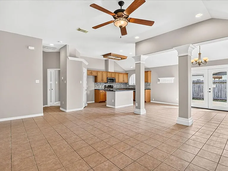 5114 Spring Brook Dr — Photo 10
