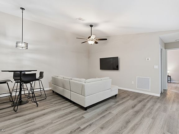 4th image of 5801 Crystal Lake Ln APT 101
