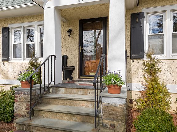 3rd image of 49 Palmer Ave