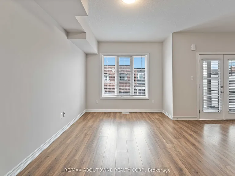 219 Dundas St E #27 — Photo 11