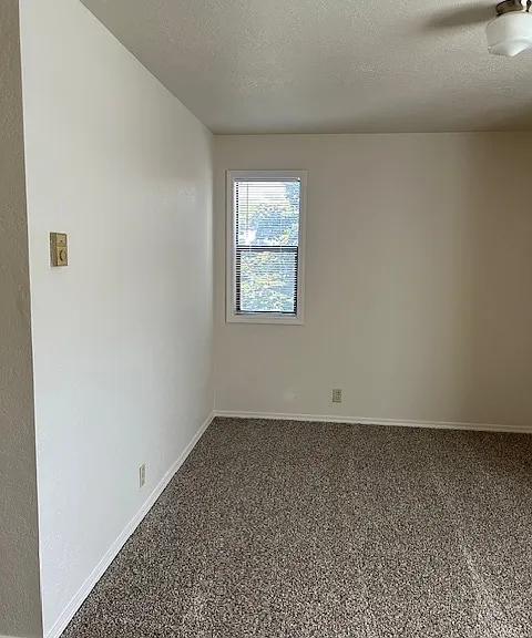 1166 Iowa St — Photo 12