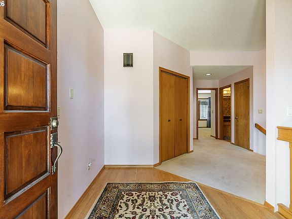 4th image of 19602 Wildwood Dr