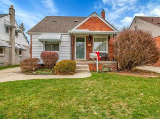 20851 Sunnydale St, Saint Clair Shores, MI 48081