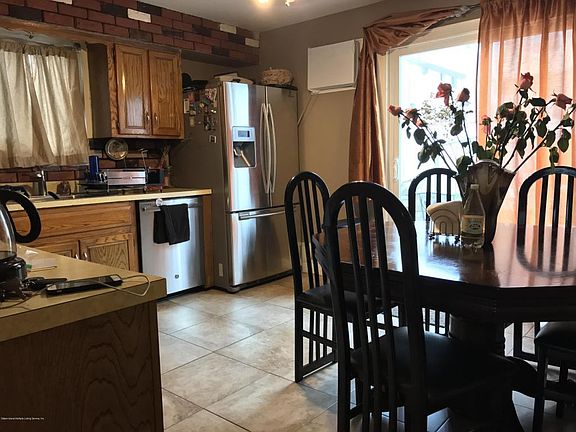 3rd image of 45 Regis Dr