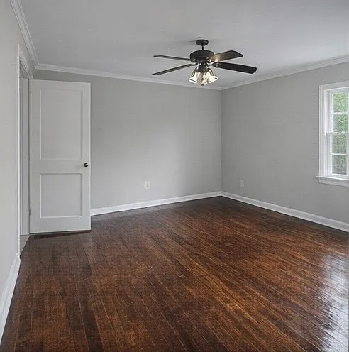 3902 N Linden Dr — Photo 4