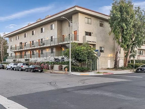 2nd image of 3939 Moore St APT 202