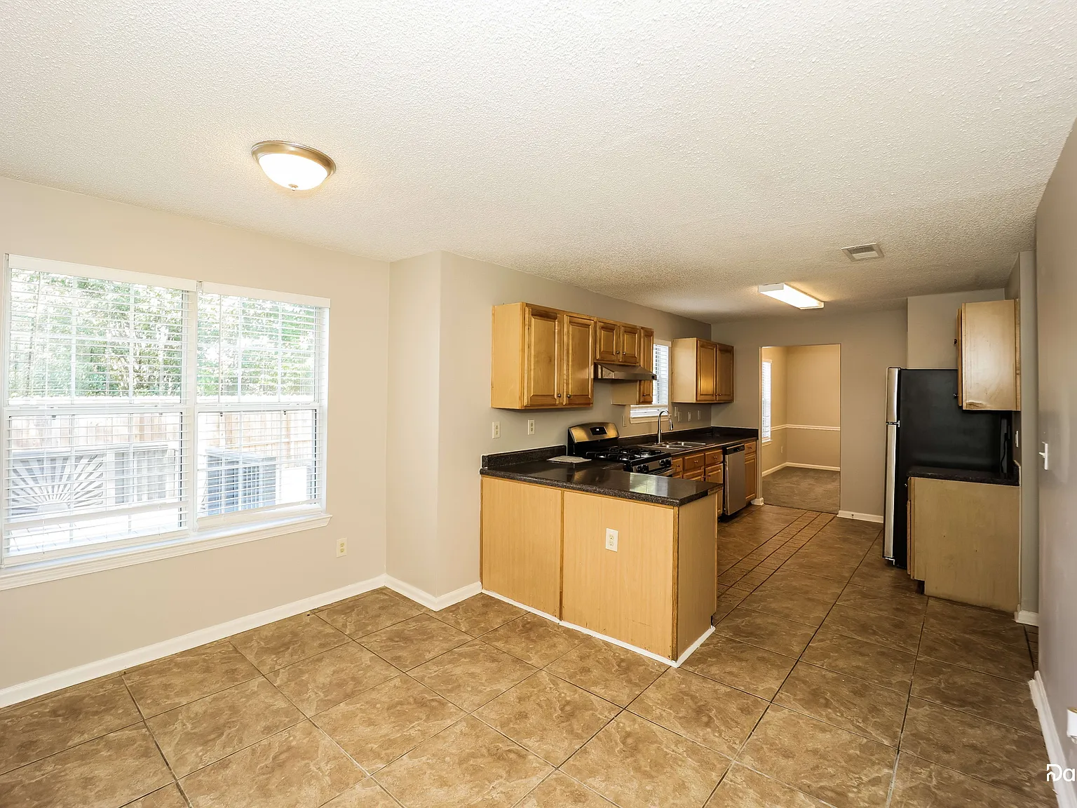 5 bed, 3.0 bath, 2962 sqft, $2,770 — Photo 3