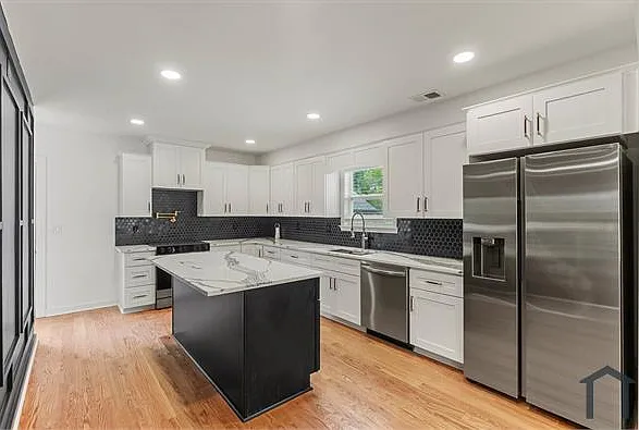 1355 Boulevard Lorraine SW — Photo 9