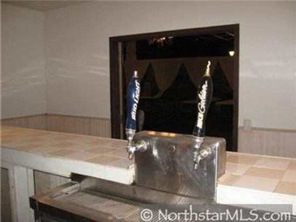 4th image of 627 Smith Ave S